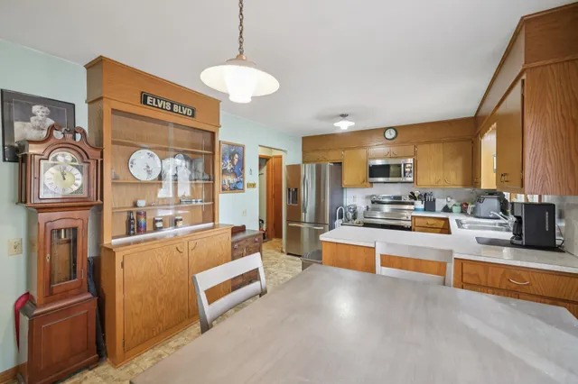 $300,000 | 909 Mulberry Street, Lake Mills, WI 53551