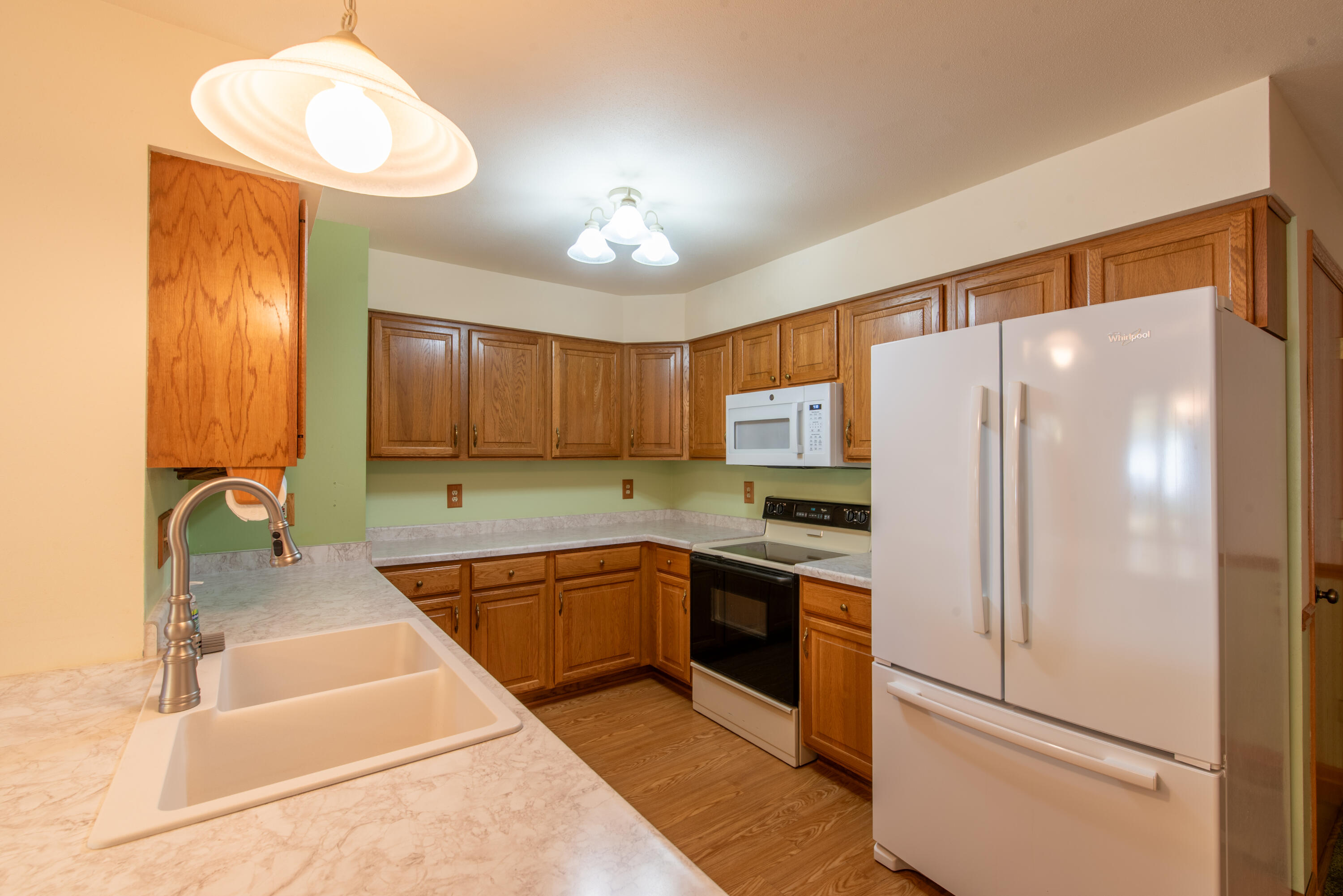 2021 Wolf Road Waukesha, WI 53186 - Photo 2 of 11 Kitchen