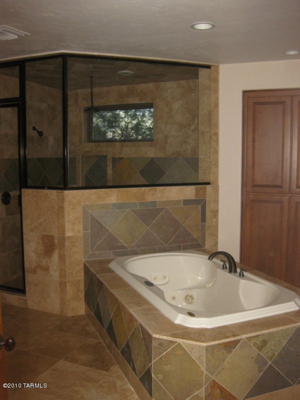 6924 East Gate Ridge Place Tucson, AZ 85750 - Photo 11 of 22 Gallery Image 11