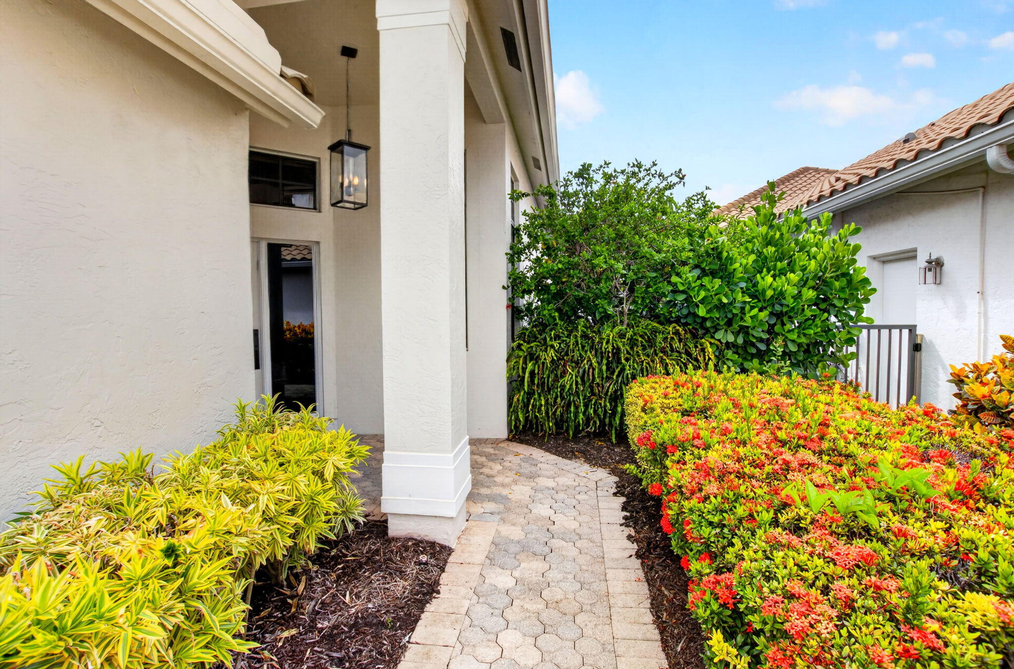 6356 Northwest 25th Way Boca Raton, FL 33496 - Photo 4 of 61 3-web-or-mls-DSC_2393