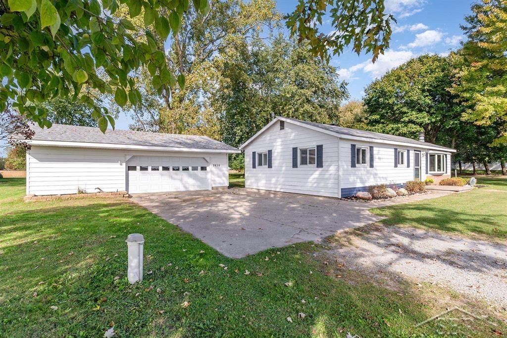 2838 West Wheeler Road Midland, MI 48642 - Photo 2 of 21 50191673-4686cfdc-5c8c-4537-ae6a-a53f2bd37599.JPG