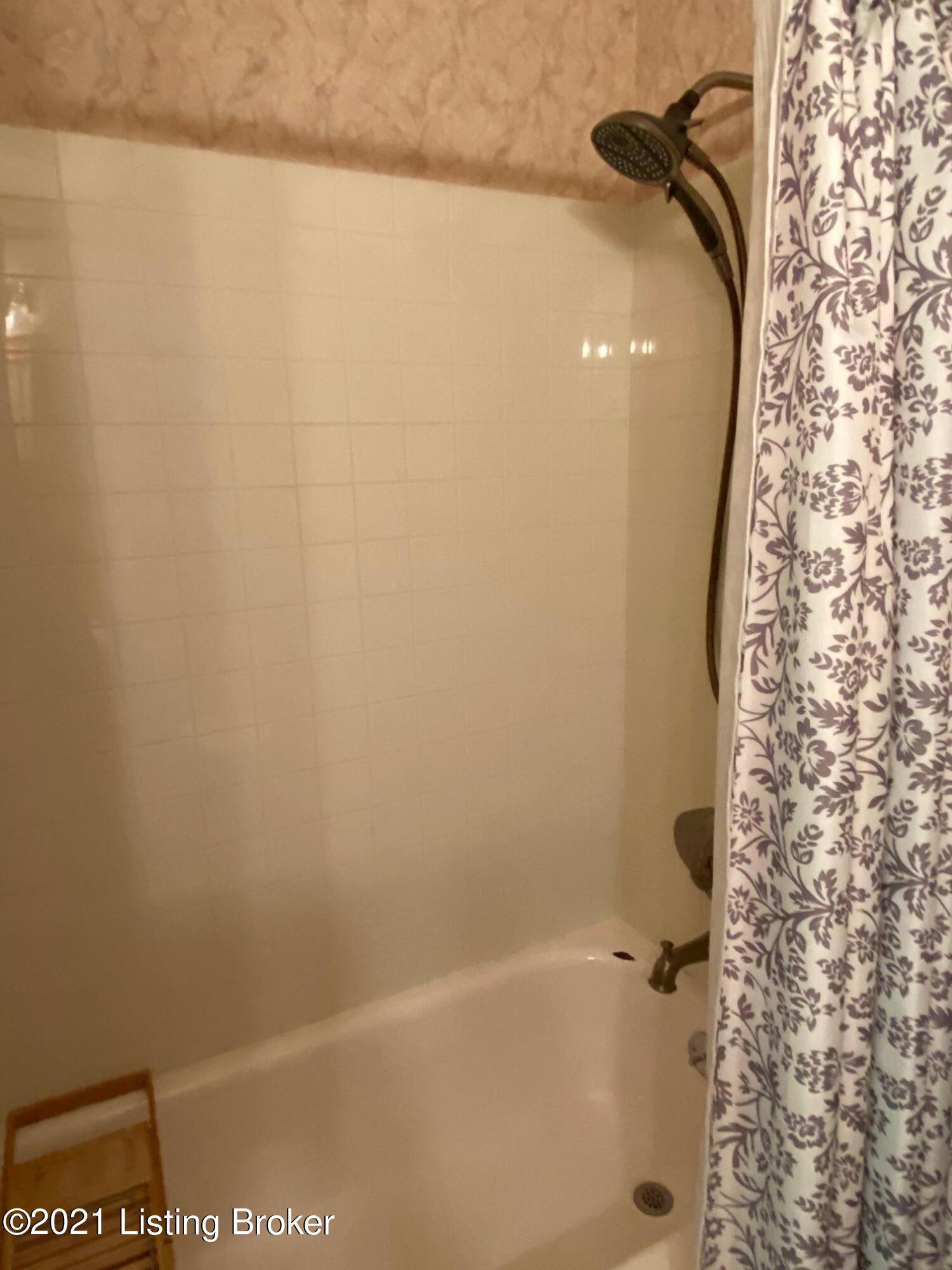 5703 Stone Bluff Road Louisville, KY 40291 - Photo 22 of 33 Hall Bathroom