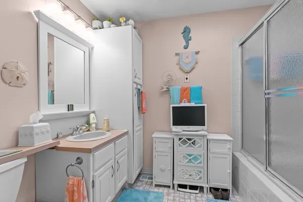 $399,900 | 72B Hilltop Drive, Unit F, North Providence, RI 02904