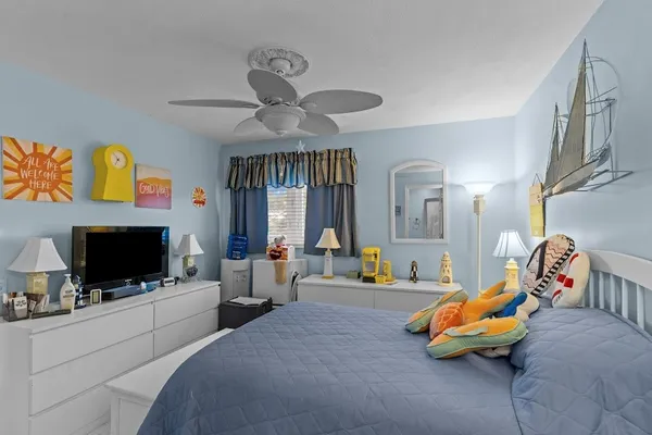 $399,900 | 72B Hilltop Drive, Unit F, North Providence, RI 02904