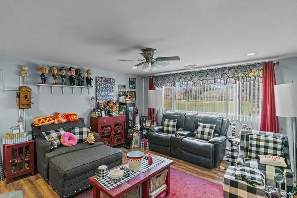 $399,900 | 72B Hilltop Drive, Unit F, North Providence, RI 02904