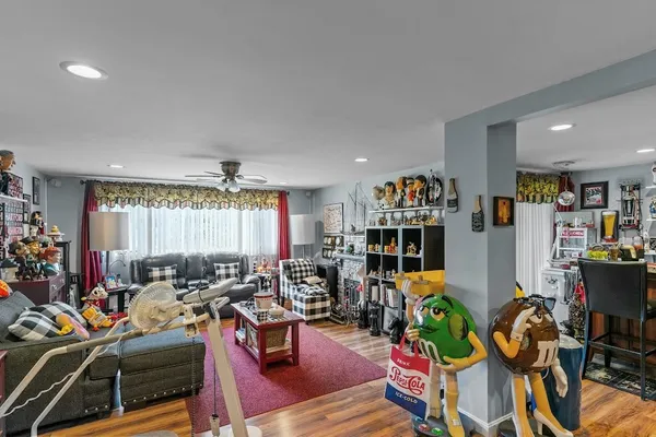 $399,900 | 72B Hilltop Drive, Unit F, North Providence, RI 02904