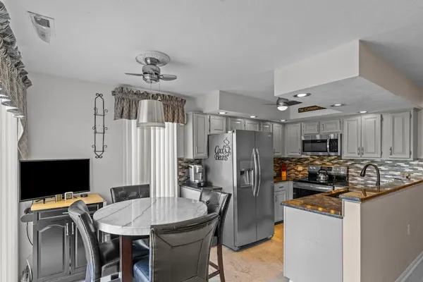 $399,900 | 72B Hilltop Drive, Unit F, North Providence, RI 02904