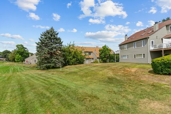 $399,900 | 72B Hilltop Drive, Unit F, North Providence, RI 02904