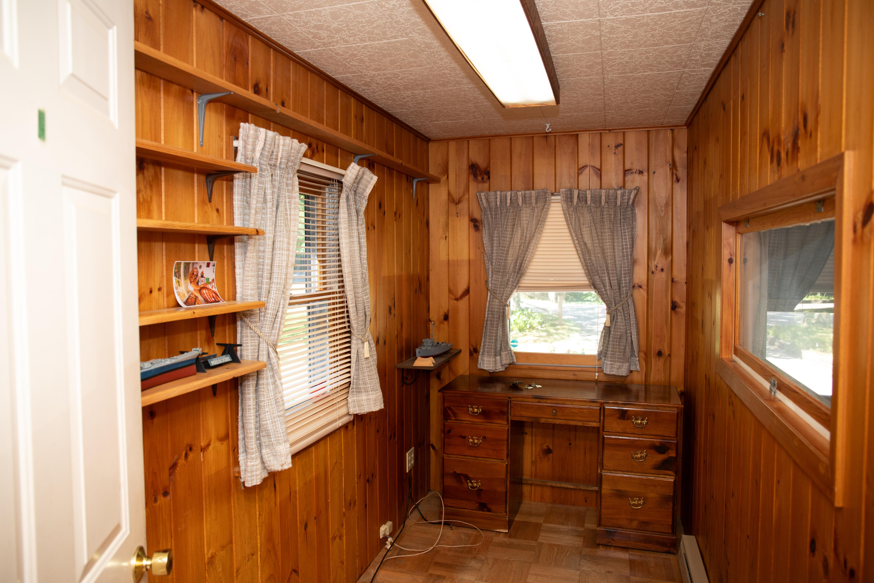 23 Nichols Road East Boothbay, ME 04544 - Photo 12 of 30 Garage office 2