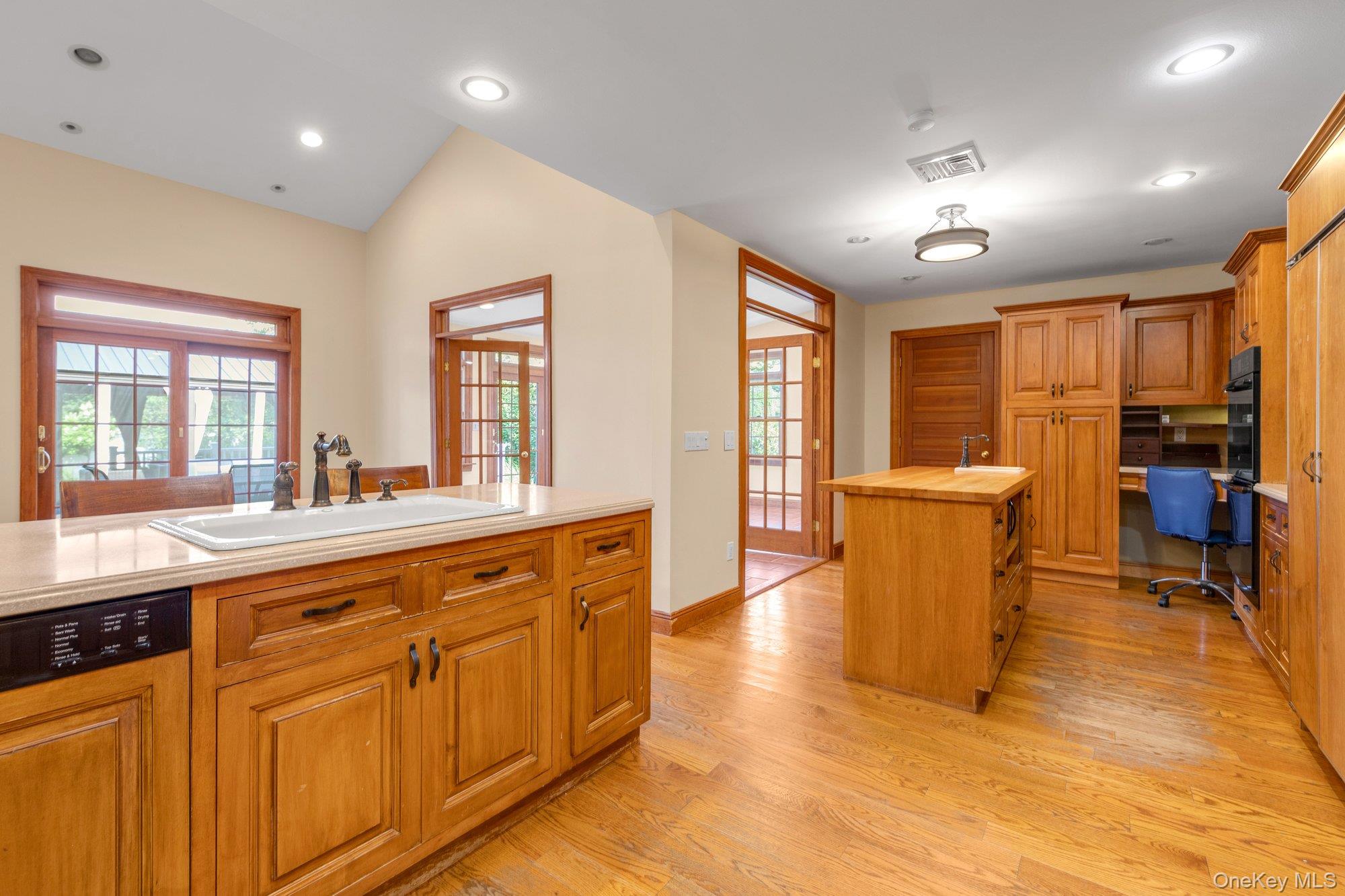40 Frankel Road Massapequa, NY 11758 - Photo 8 of 27