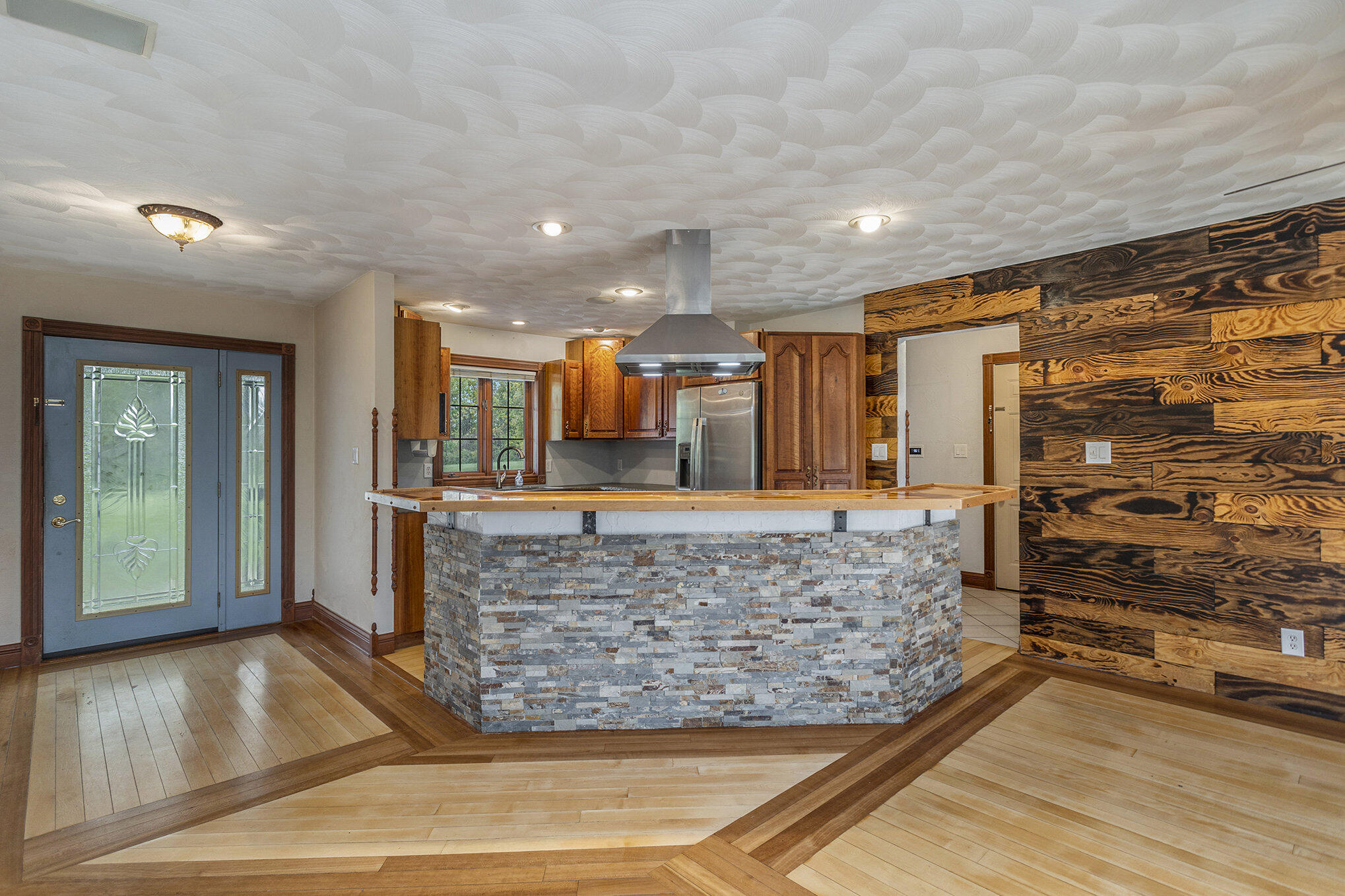 2389 Watkins Road Battle Creek, MI 49015 - Photo 6 of 38 005_2389_watkins_rd_battle_creek_mi_4901