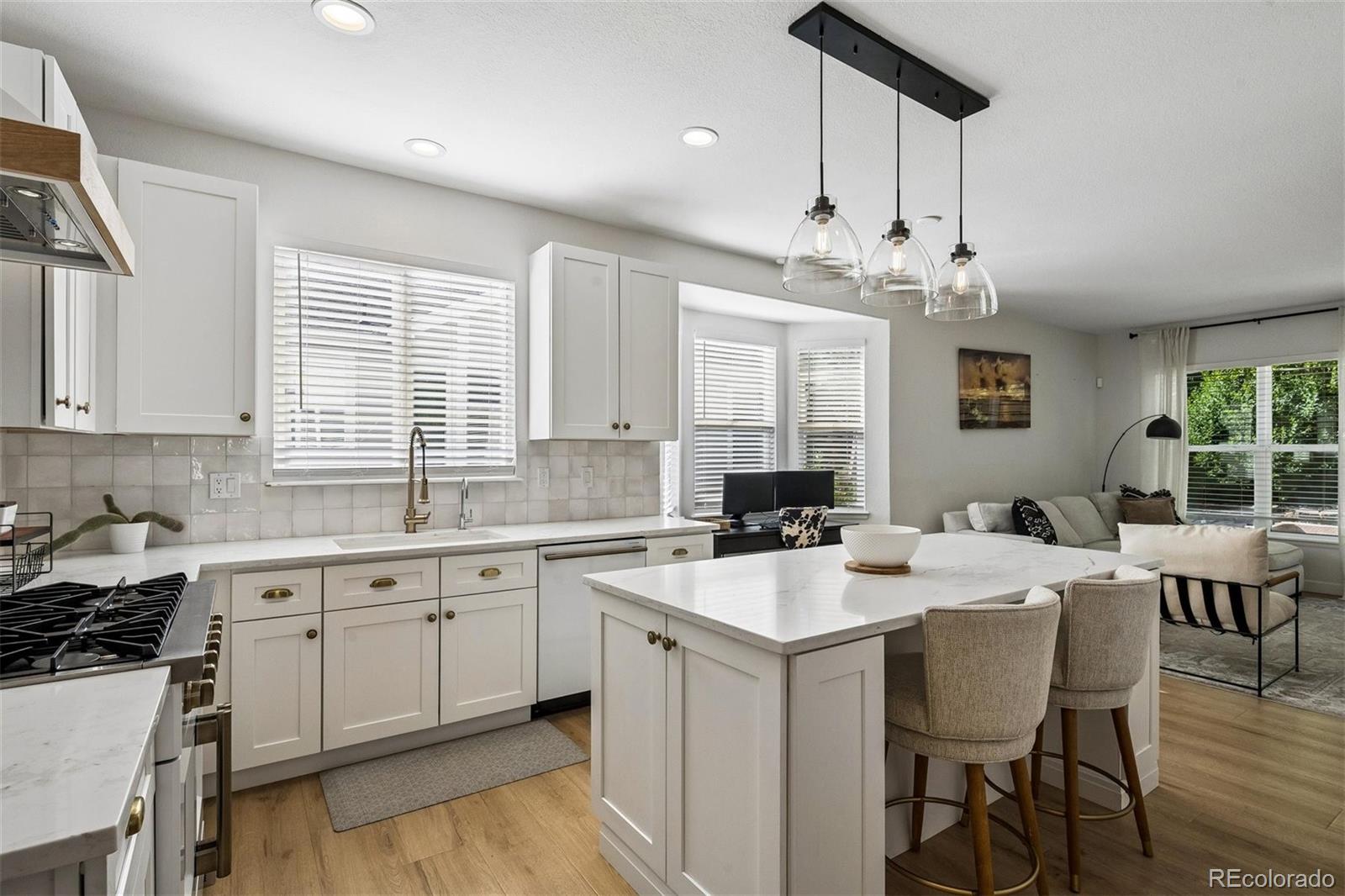 9268 Desert Willow Road Littleton, CO 80129 - Photo 8 of 39