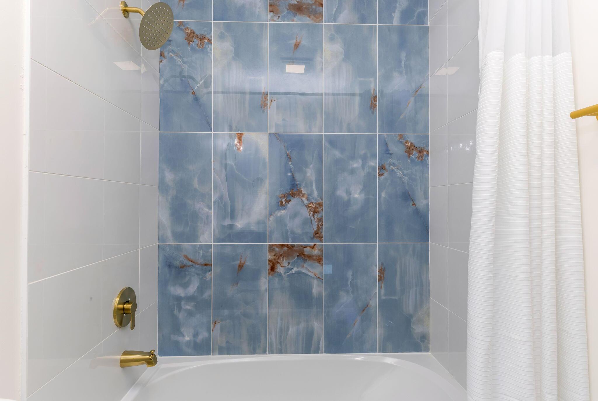 164 Greenbank Road Columbus, OH 43230 - Photo 32 of 46 Full Bathroom