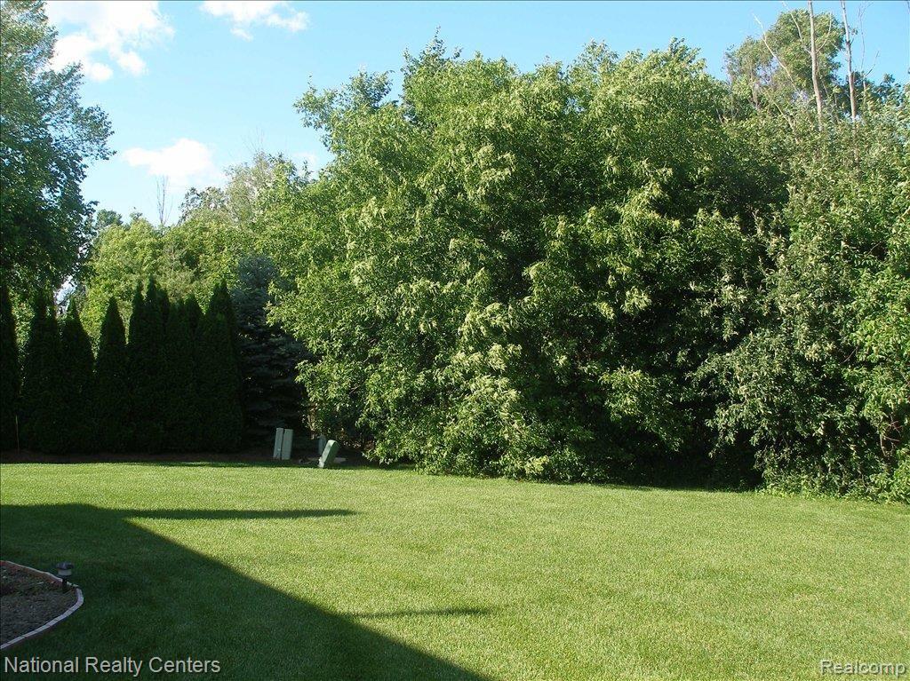 620 Sandalwood Road Canton, MI 48188 - Photo 24 of 25 Backyard