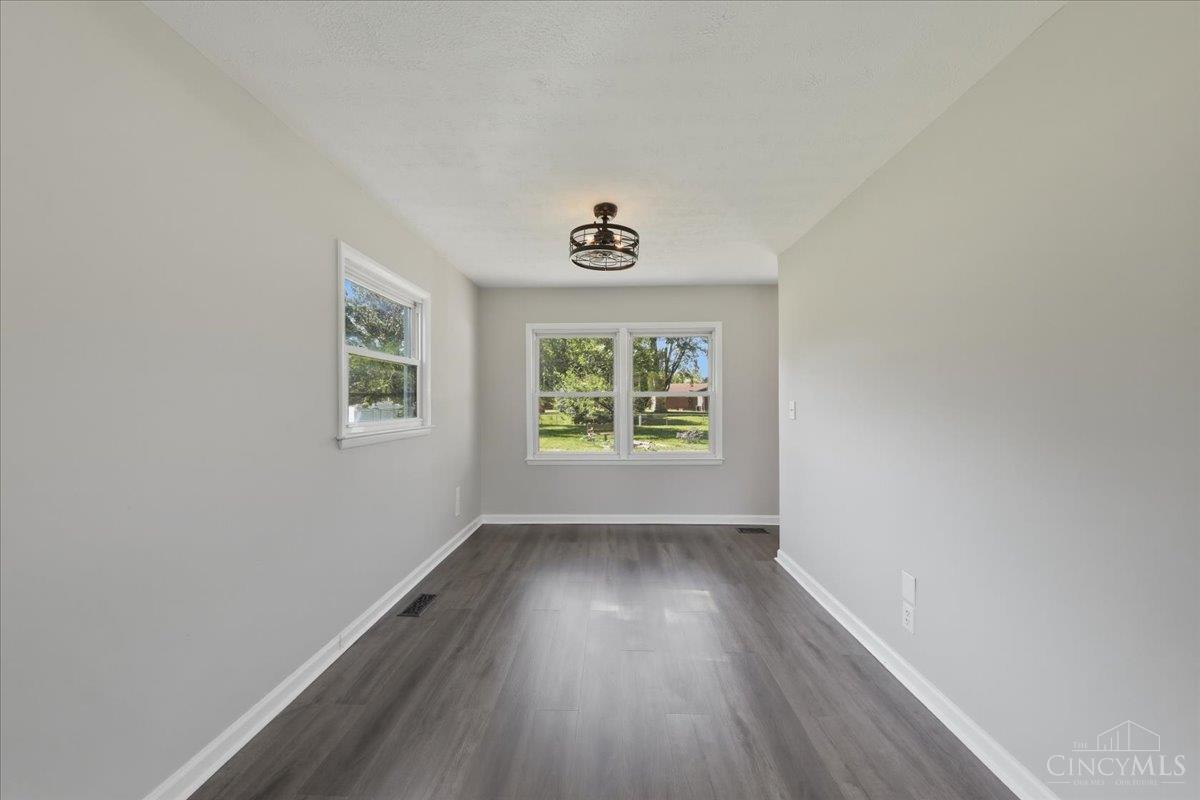 6611 Hendrickson Road Middletown, OH 45044 - Photo 14 of 62