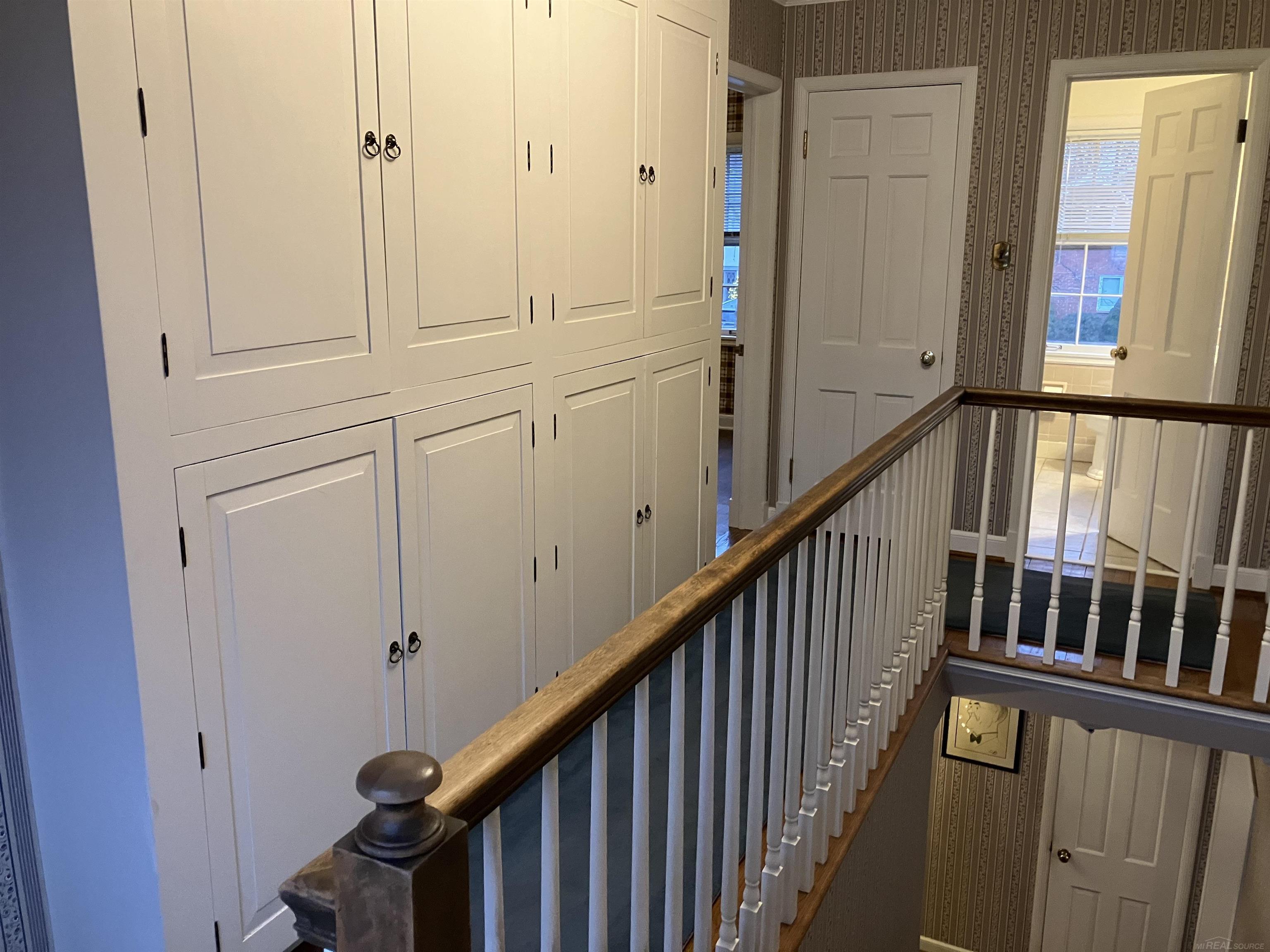 1050 Harvard Road Grosse Pointe, MI 48230 - Photo 18 of 39 50165705-ddecfc09-4a4e-475a-87a5-74380c04474a.JPG