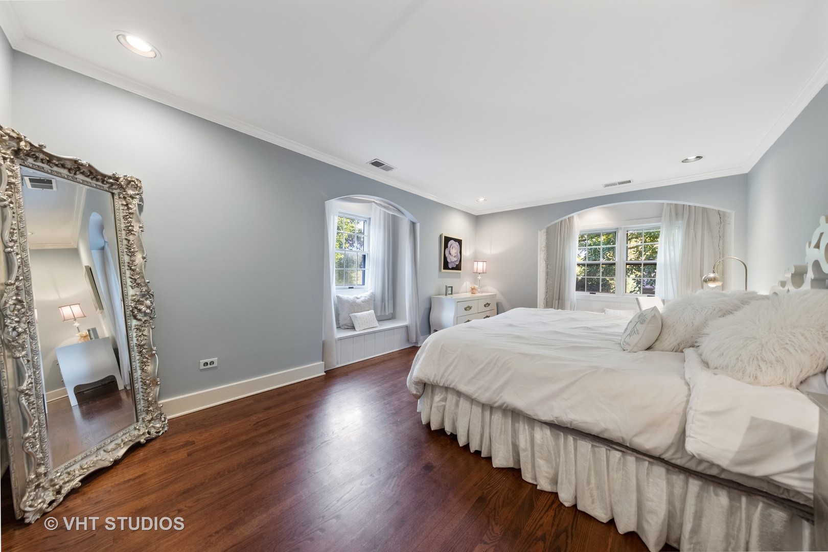3423 Spring Road Oak Brook, IL 60523 - Photo 27 of 75 a living room with bed and a window