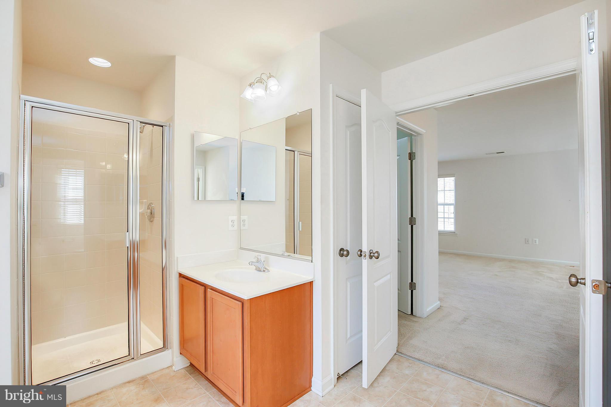 8606 Wendy Street Clinton, MD 20735 - Photo 19 of 30 Bath (Master)