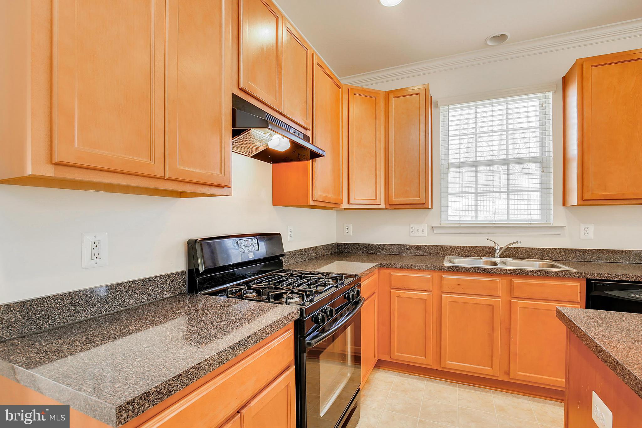 8606 Wendy Street Clinton, MD 20735 - Photo 7 of 30 Kitchen