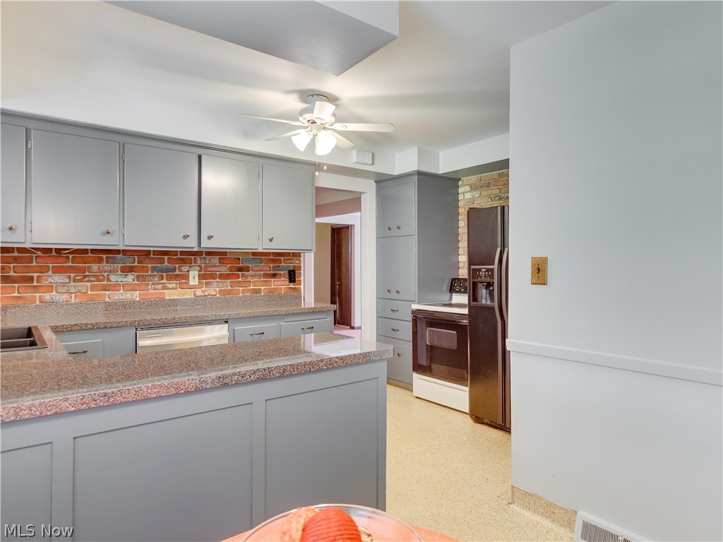 488 Harris Road Cleveland, OH 44143 - Photo 16 of 27 Gallery Image 16
