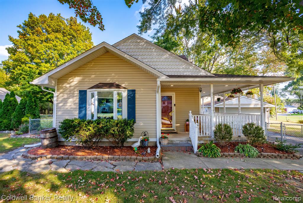 11926 Stark Road Livonia, MI 48150 - Photo 2 of 37