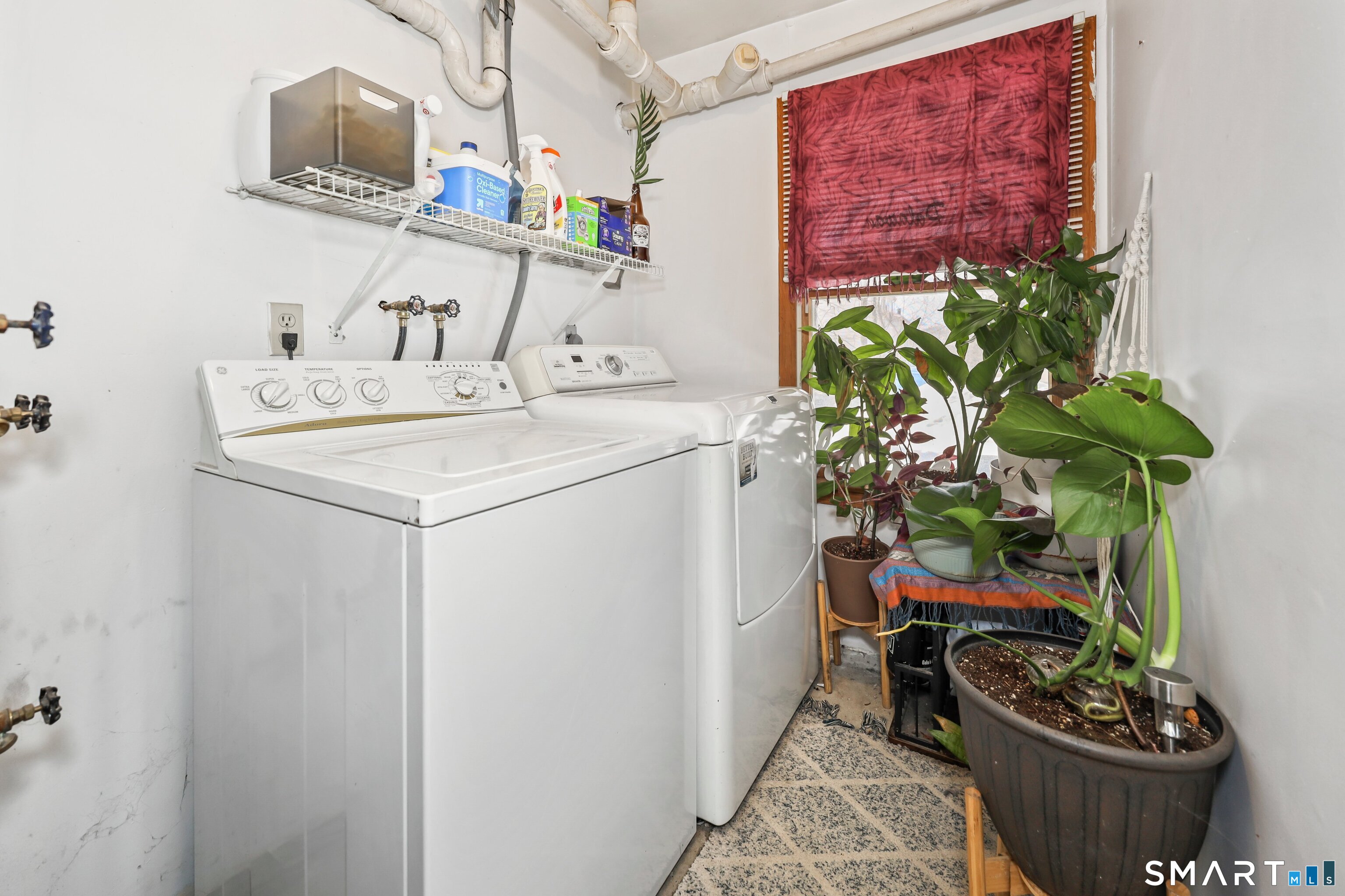 29 Toas Street, Unit 29 Shelton, CT 06484 - Photo 14 of 31 a utility room with dryer and washer