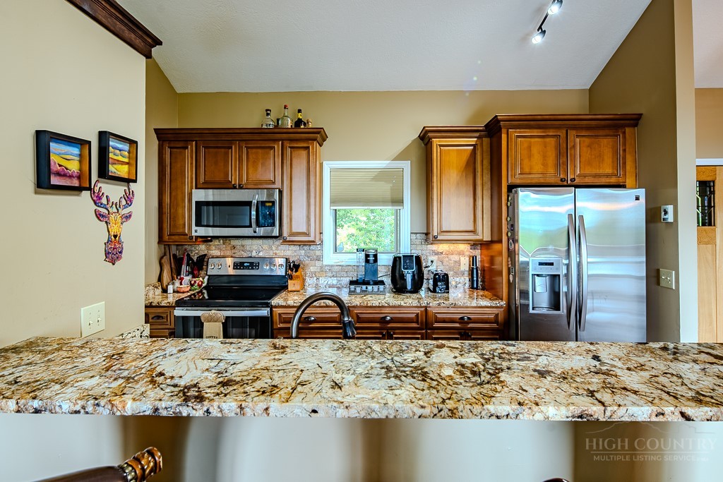 102 Red Oak Road Beech Mountain, NC 28604 - Photo 16 of 41