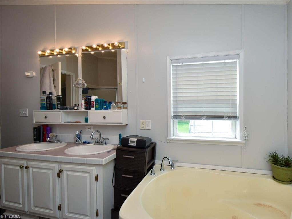 1954 Price Road Eden, NC 27288 - Photo 18 of 23 Gallery Image 18