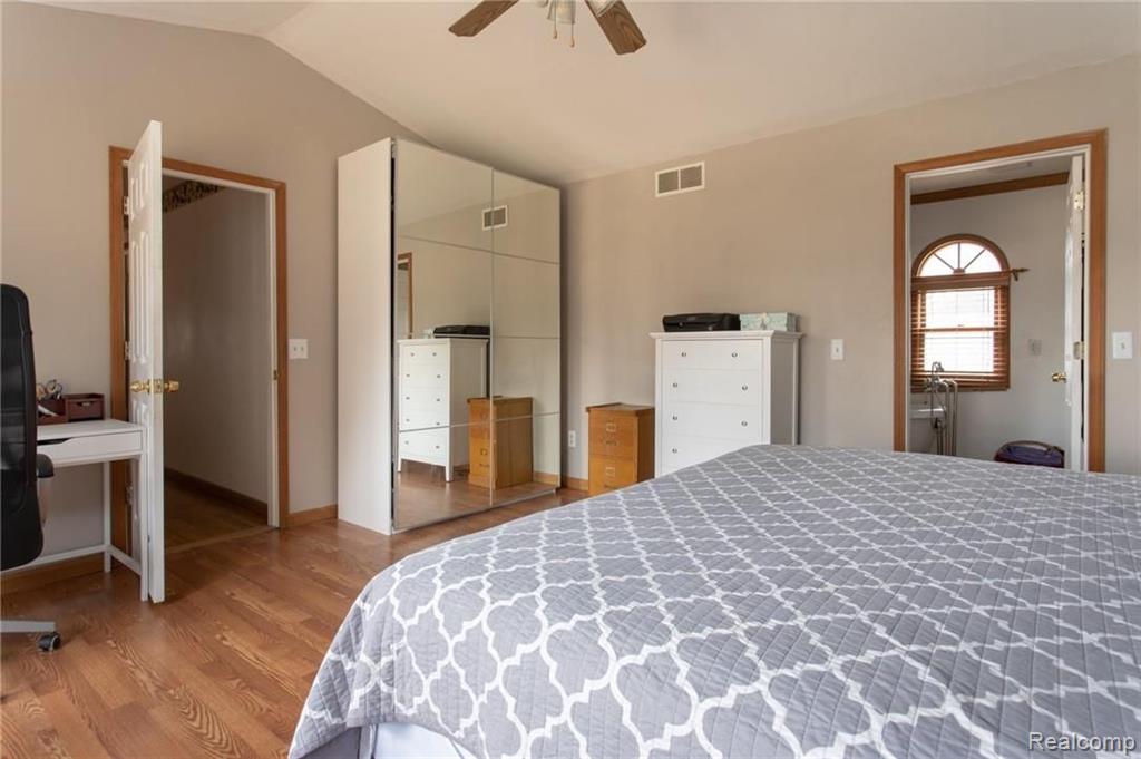 20300 Sumpter Road Belleville, MI 48111 - Photo 13 of 33