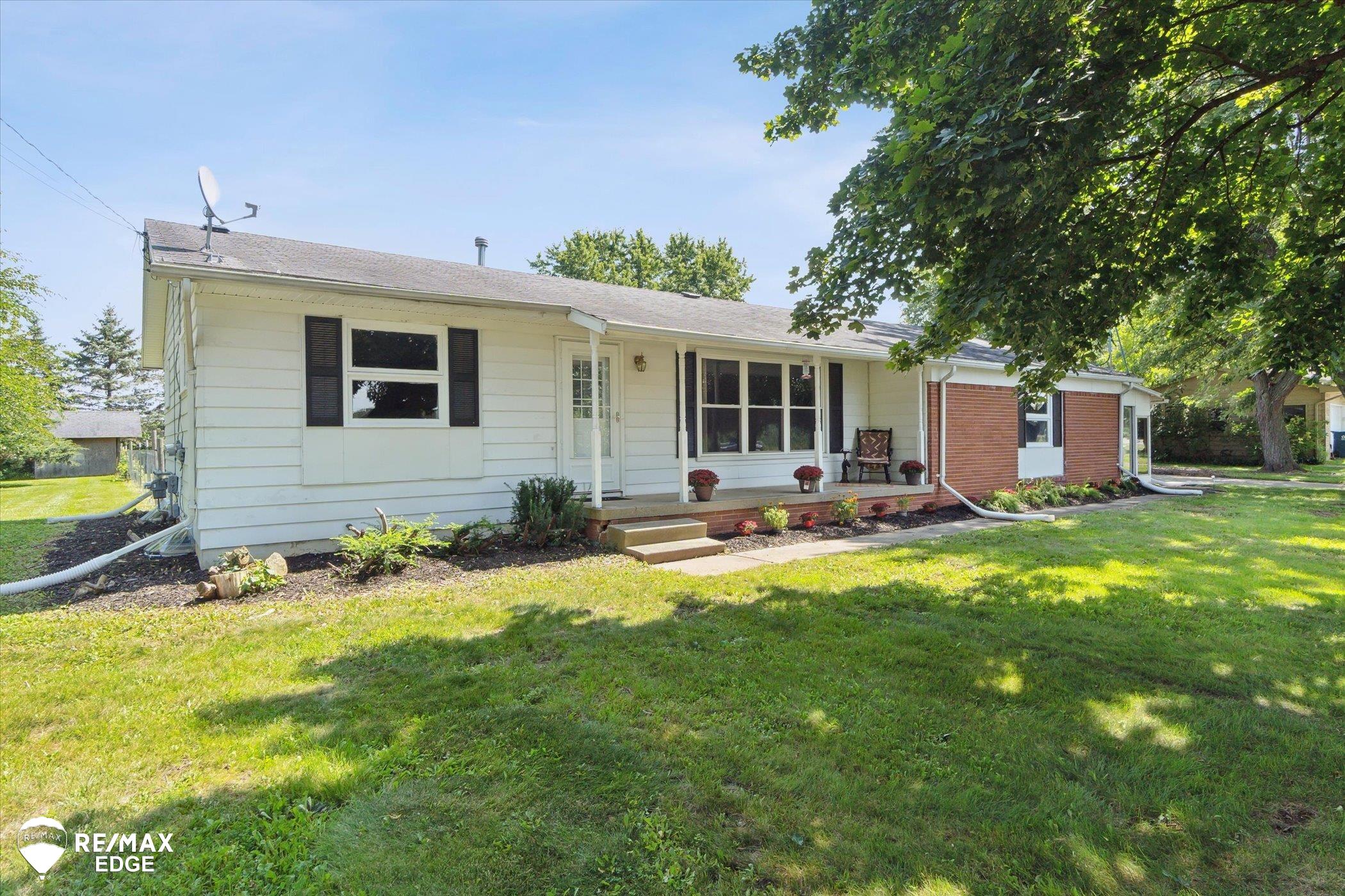 2504 North Seymour Road Flushing, MI 48433 - Photo 1 of 37 50120399.JPG