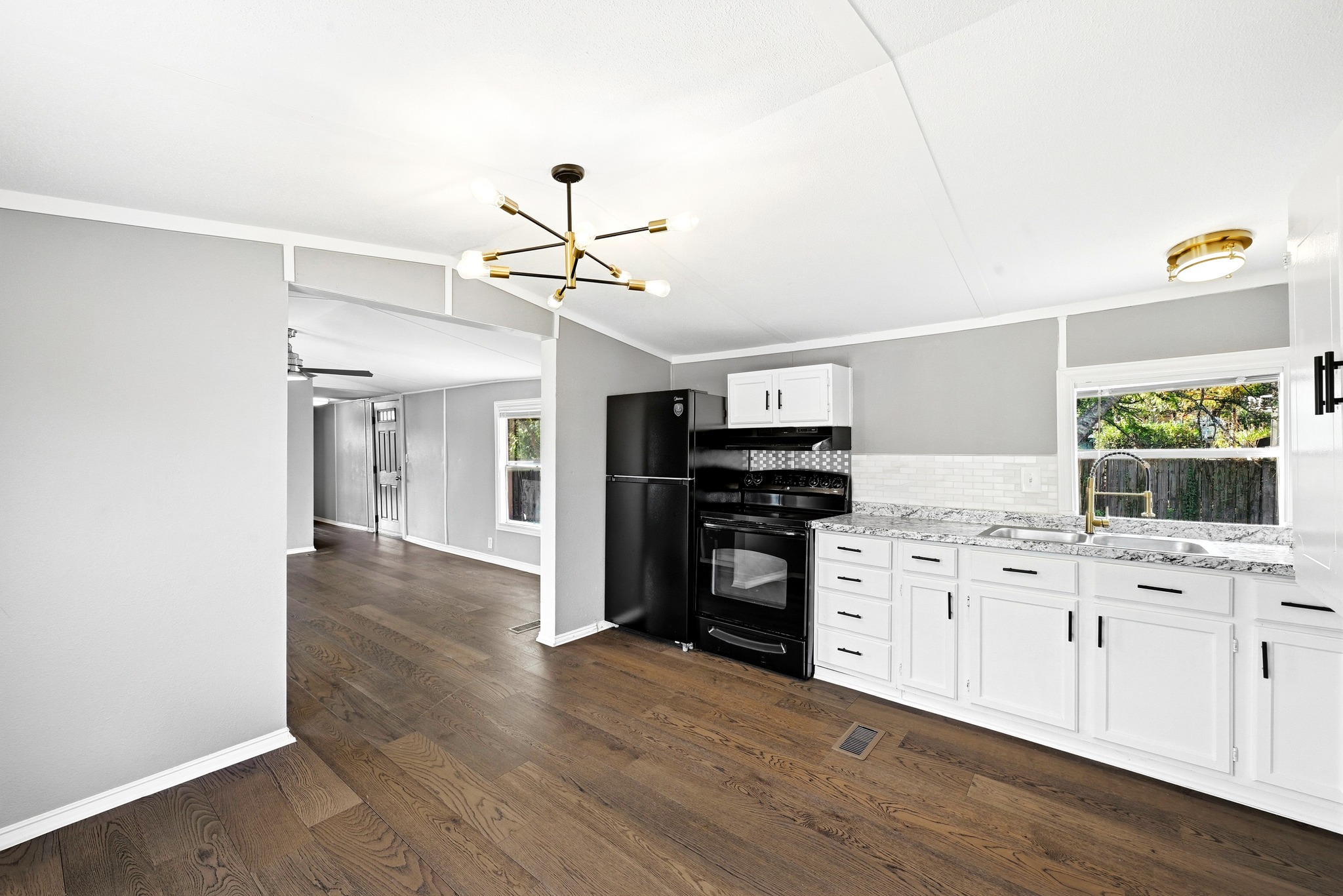 212 Greenfield Road Kyle, TX 78640 - Photo 8 of 25 Gallery Image 8