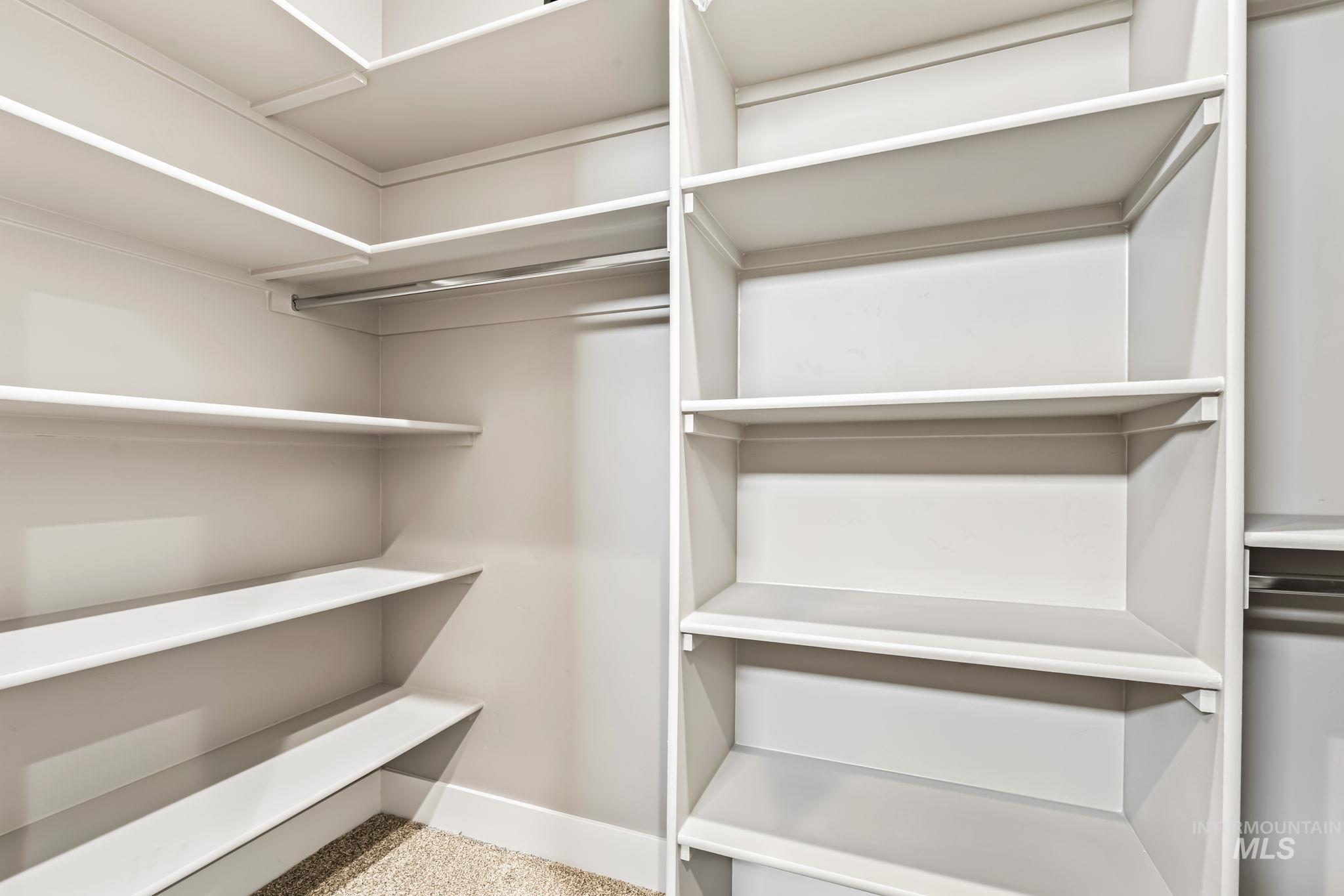 2755 Cypress Point Payette, ID 83661 - Photo 14 of 28 View of walk in closet