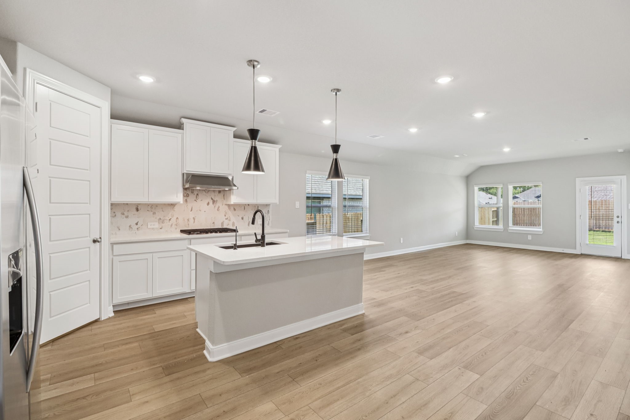221 Raine Manor Montgomery, TX 77316 - Photo 12 of 33