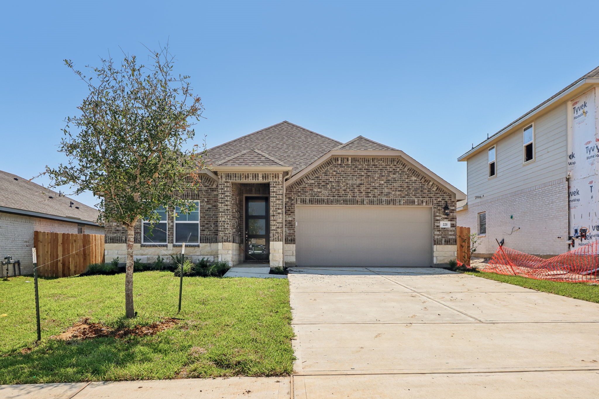 221 Raine Manor Montgomery, TX 77316 - Photo 2 of 33