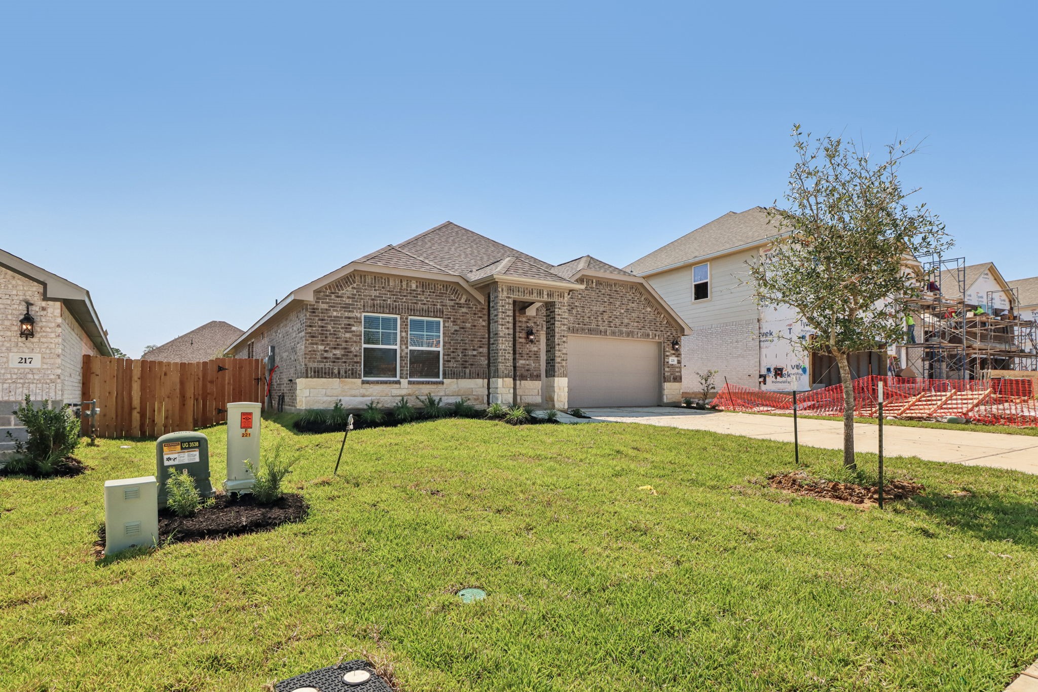 221 Raine Manor Montgomery, TX 77316 - Photo 3 of 33