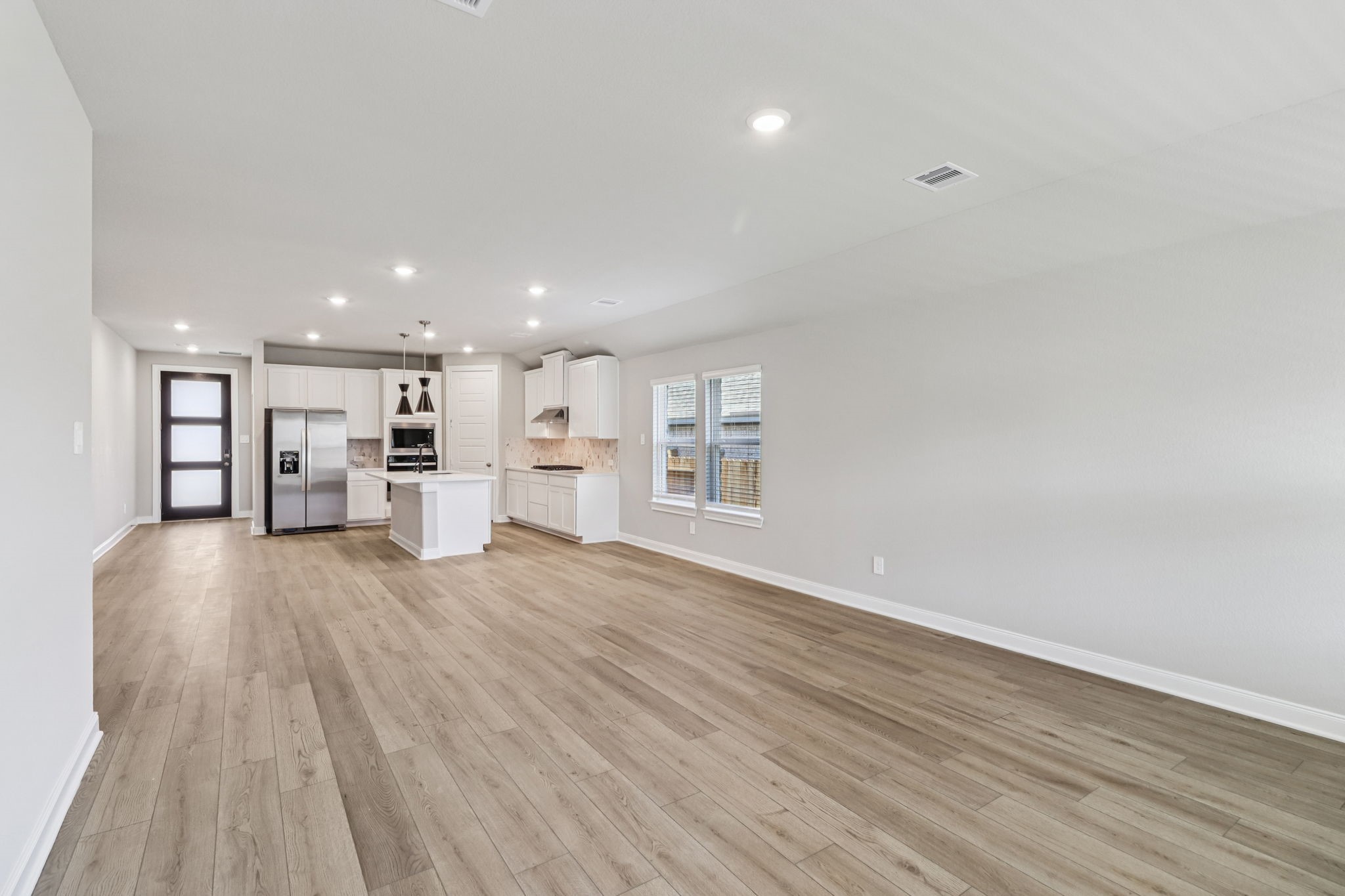 221 Raine Manor Montgomery, TX 77316 - Photo 5 of 33