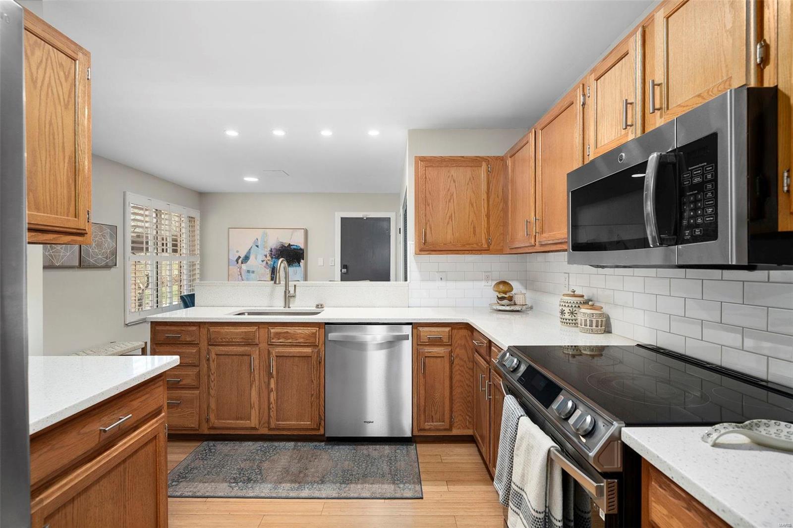 740 Ridgeview Cir Lane Ballwin, MO 63021 - Photo 11 of 27