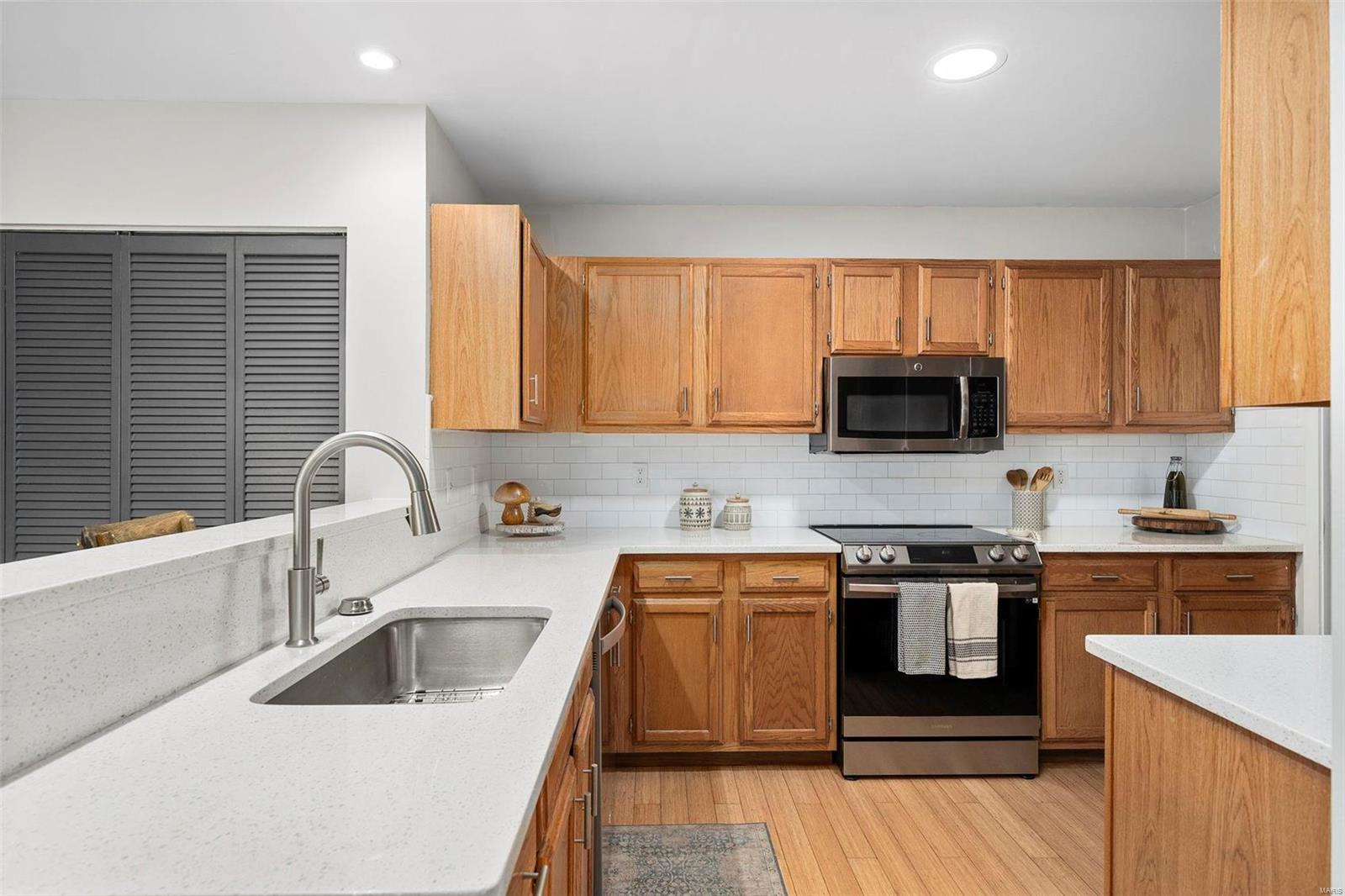 740 Ridgeview Cir Lane Ballwin, MO 63021 - Photo 12 of 27