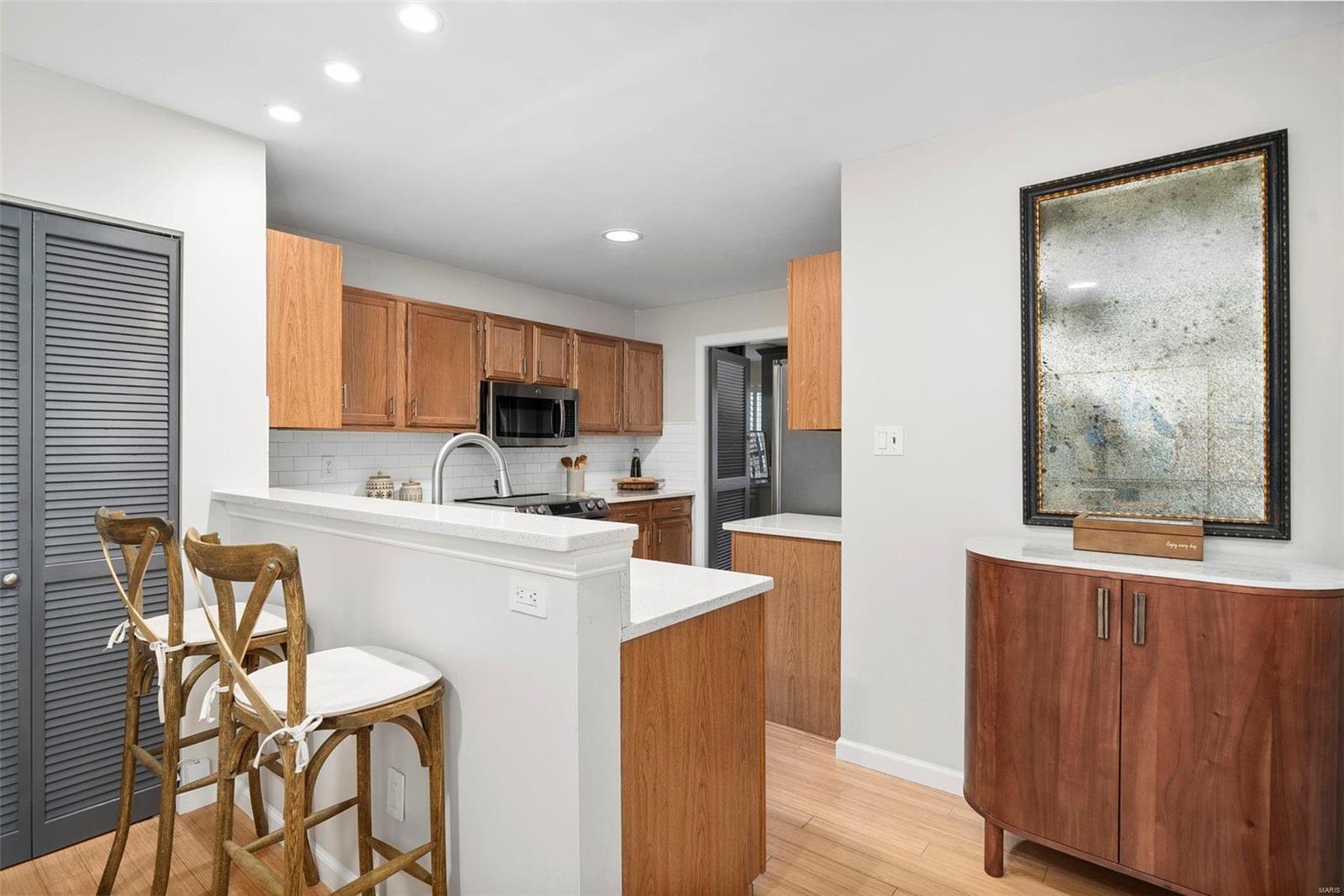 740 Ridgeview Cir Lane Ballwin, MO 63021 - Photo 13 of 27