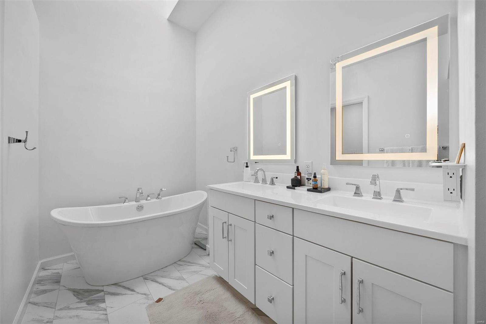 740 Ridgeview Cir Lane Ballwin, MO 63021 - Photo 16 of 27