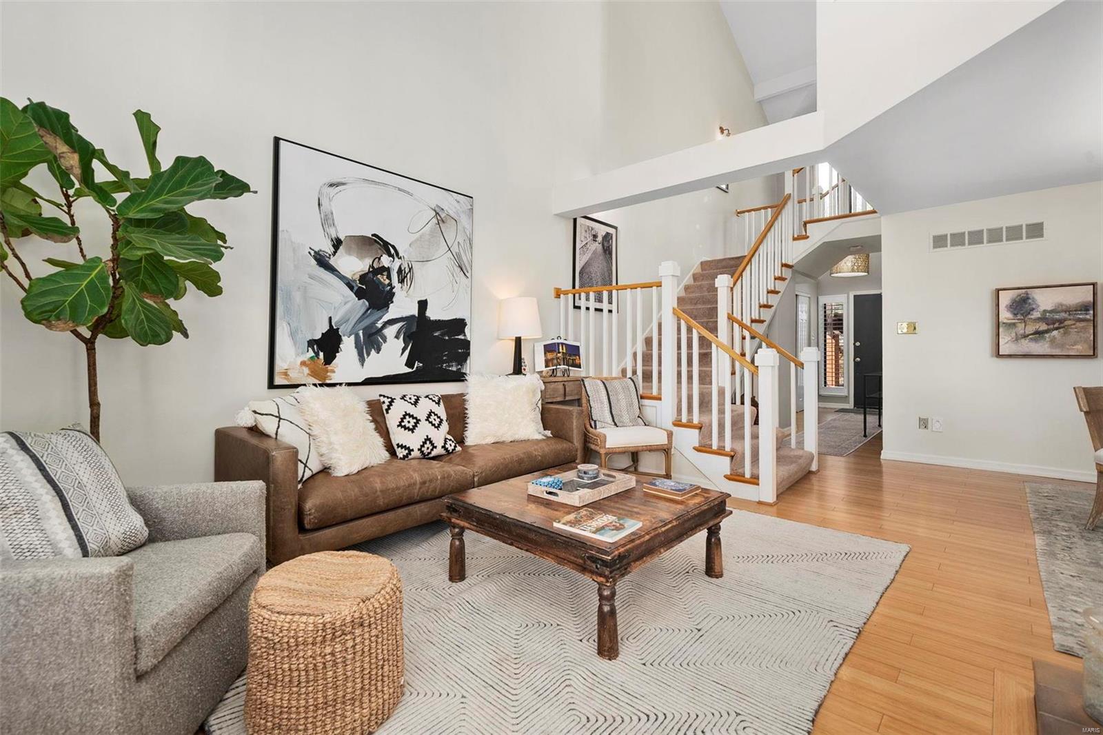 740 Ridgeview Cir Lane Ballwin, MO 63021 - Photo 4 of 27