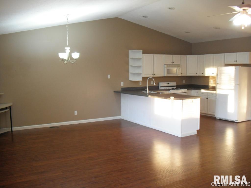 4423 Harvard Drive Springfield, IL 62712 - Photo 5 of 14 Gallery Image 5