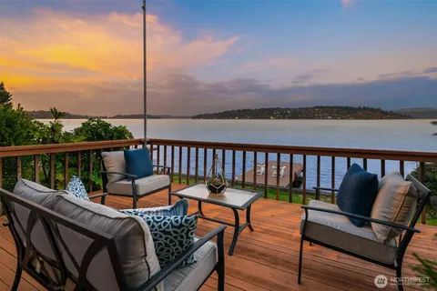 a outdoor view with a sitting space