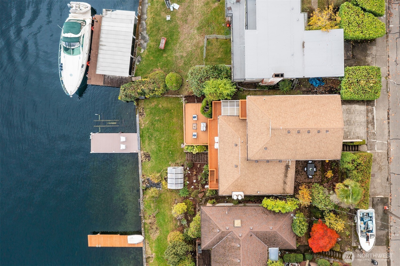 9764 Rainier Avenue South Seattle, WA 98118 - Photo 31 of 40 an aerial view of a house
