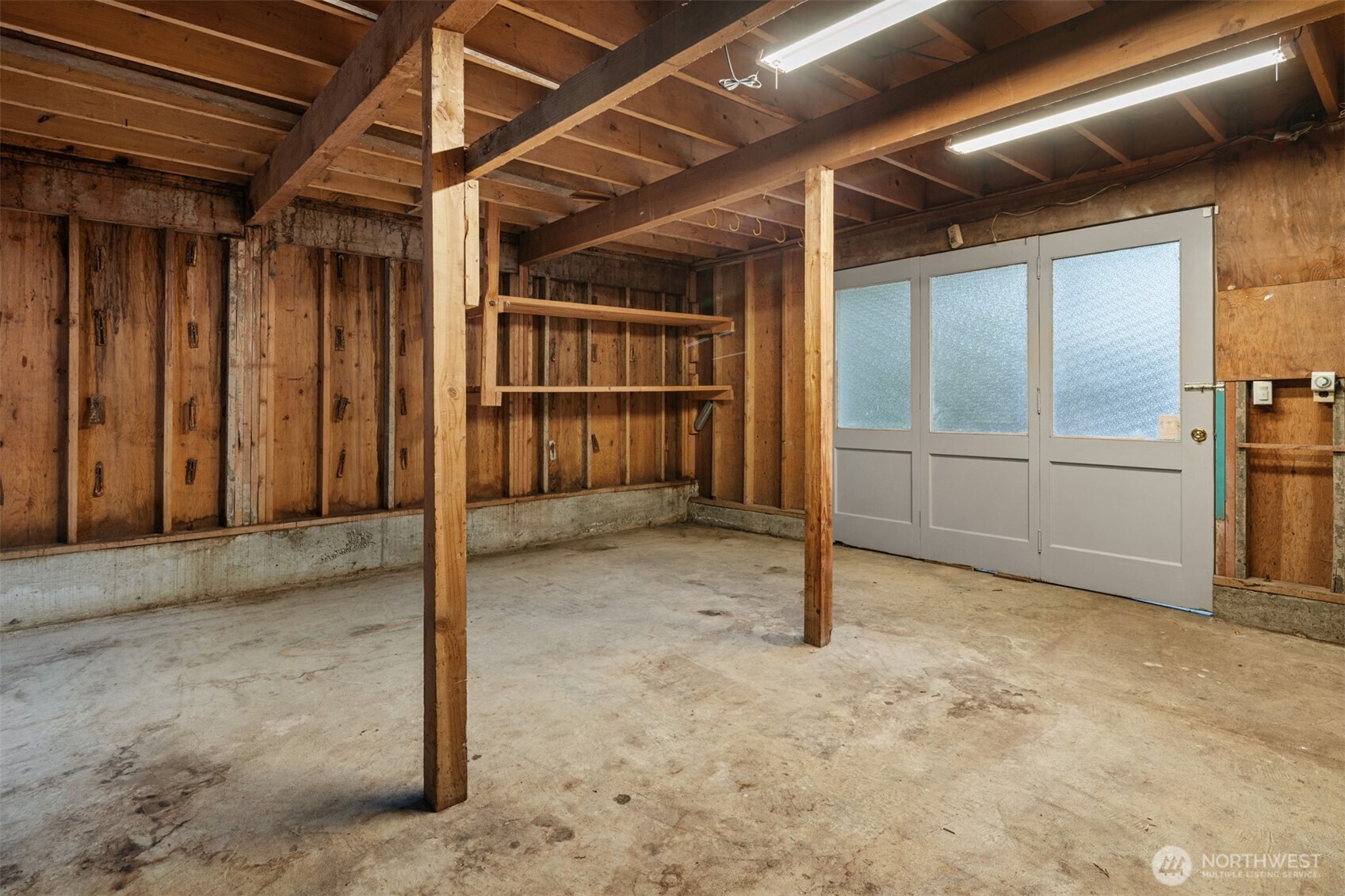 9764 Rainier Avenue South Seattle, WA 98118 - Photo 33 of 40 a view of an empty room
