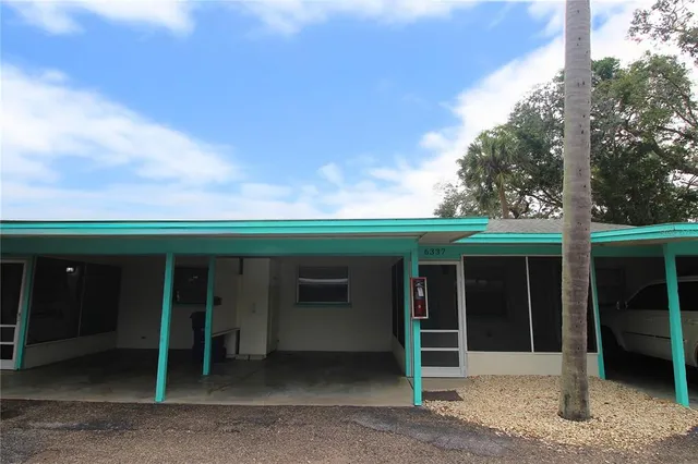 $1,375 | 6337 Gateway Avenue, Unit 6337, Sarasota, FL 34231