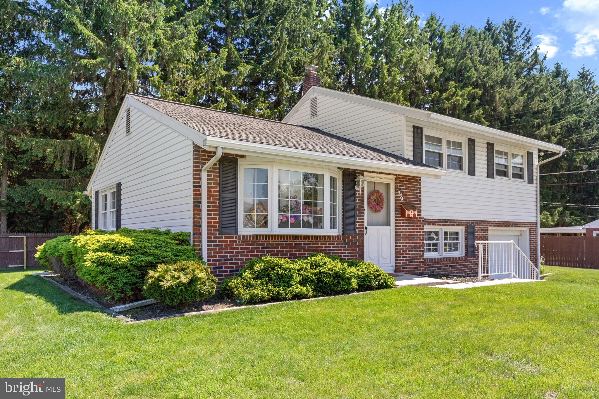 334 Ernst Road Reading, PA 19601 - Photo 2 of 24