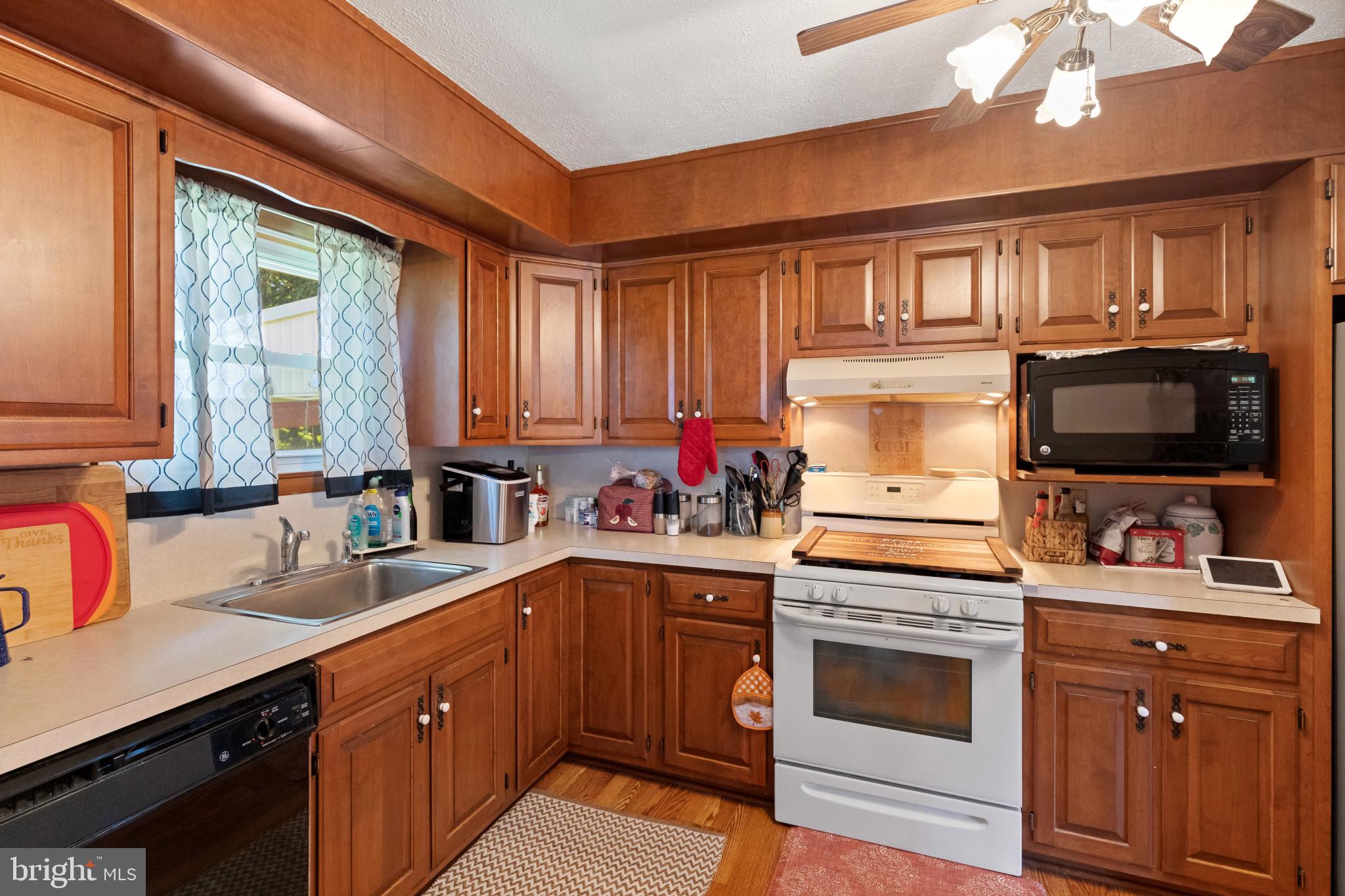 334 Ernst Road Reading, PA 19601 - Photo 8 of 24