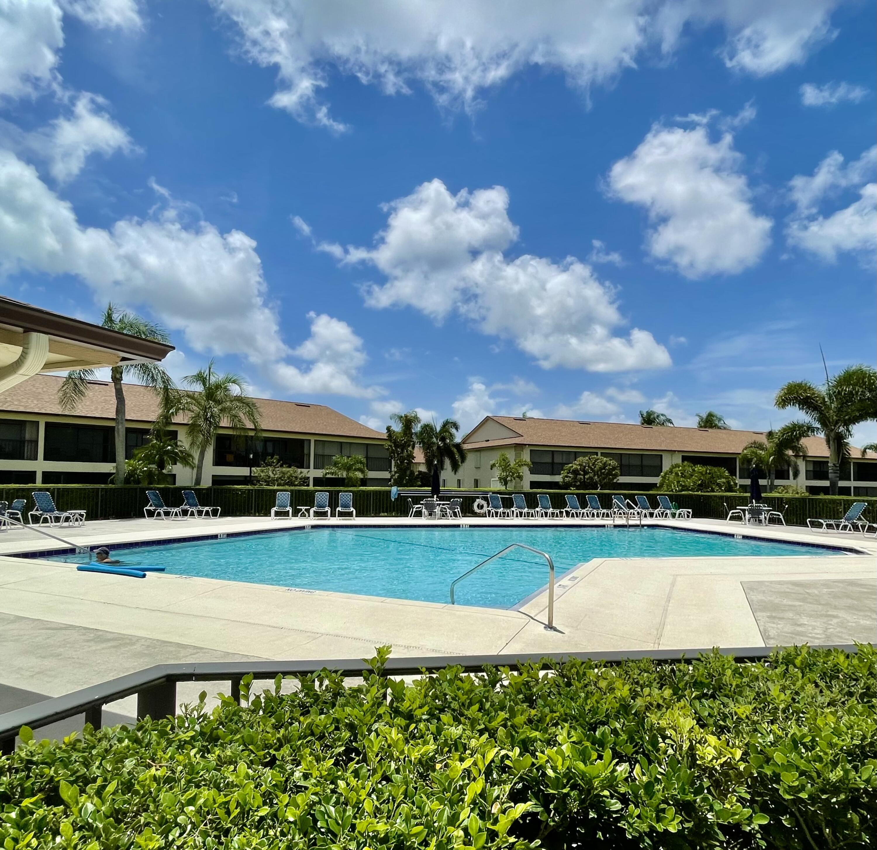 Pinecrest Community Pool