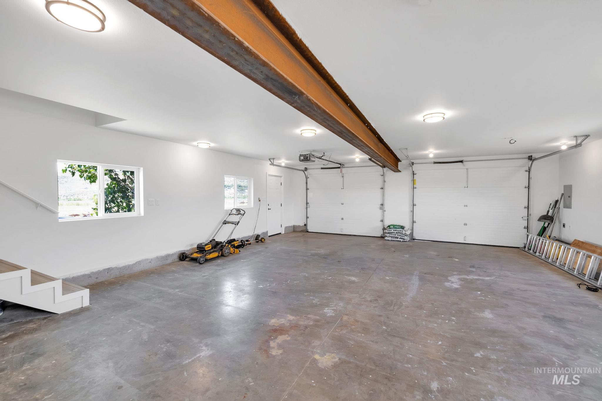 1070 West Indian Valley Road Indian Valley, ID 83632 - Photo 40 of 50 View of garage